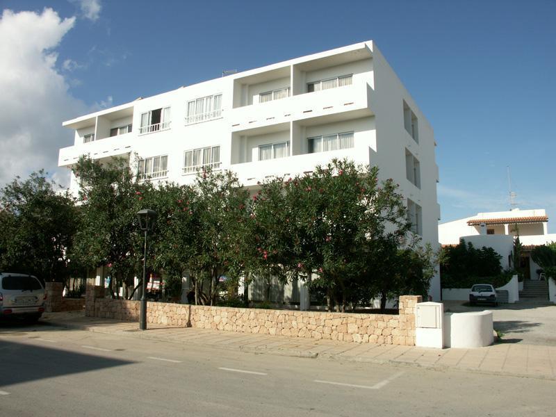 Maria Hotel Es Pujols Bagian luar foto